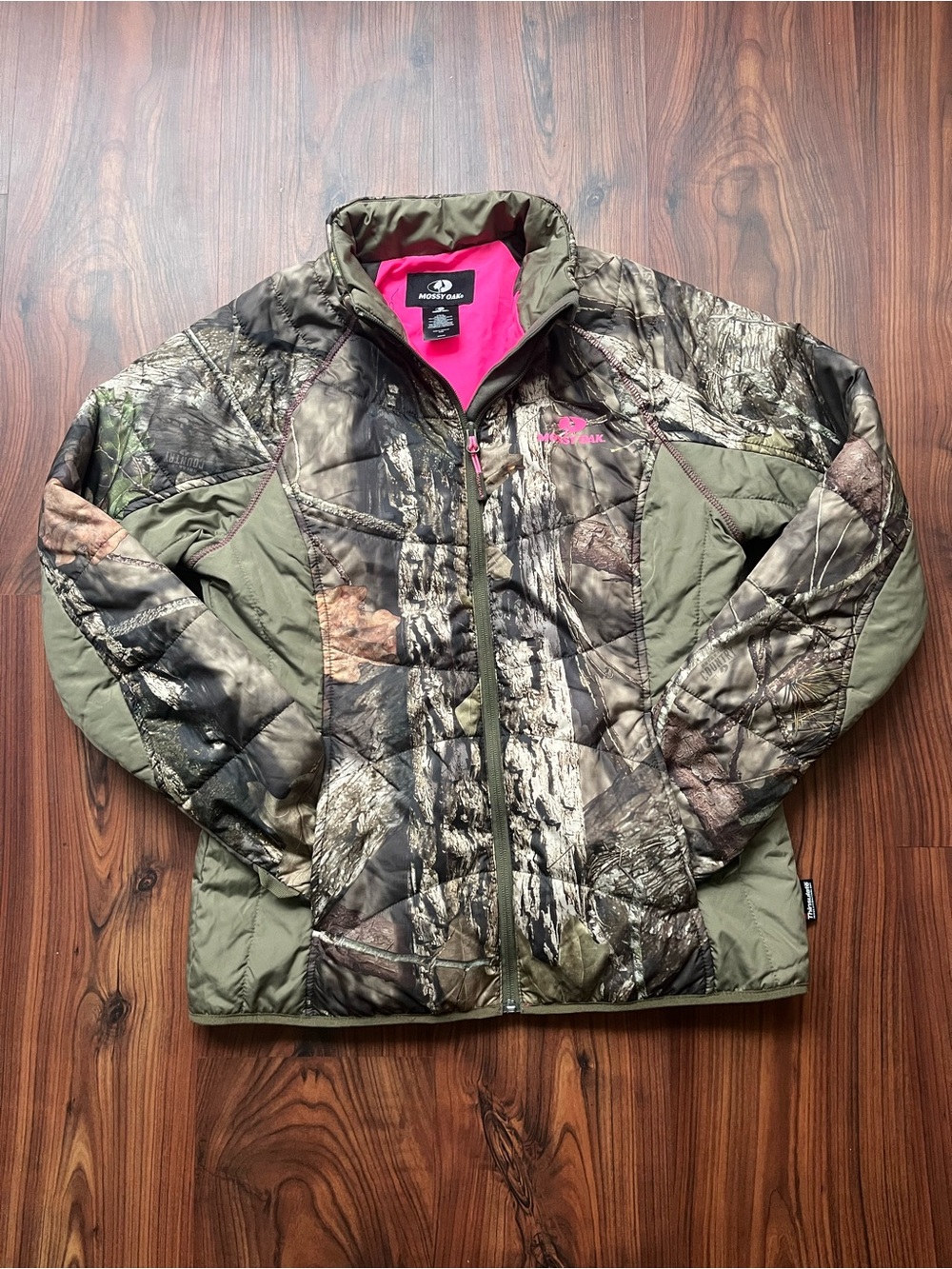 Mossy Oak Jacket with Bright Pink Lining and Black Label w/ Carrying Bag